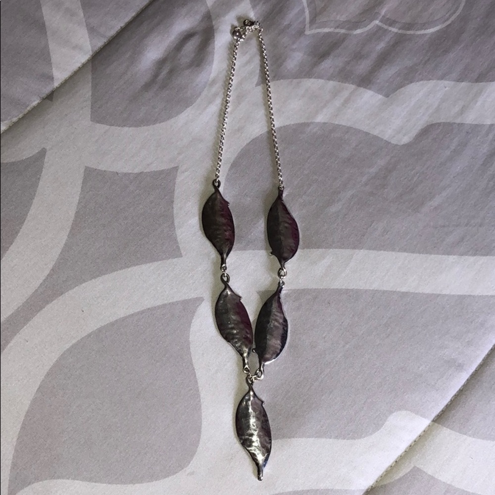 Versona Silver Leaf Necklace